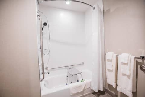 Holiday Inn Hotel & Suites Calgary South - Conference Ctr by IHG — photo 2