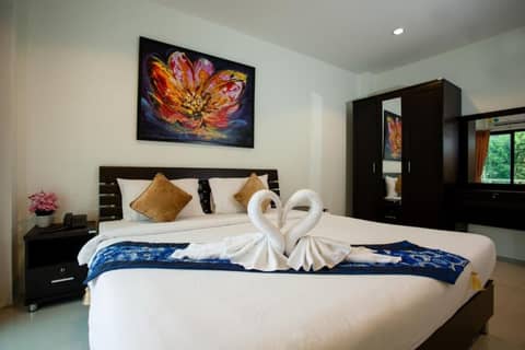 The Wave Patong Boutique Hotel — bedroom