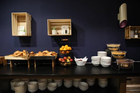Safestay London Elephant & Castle — breakfast buffet