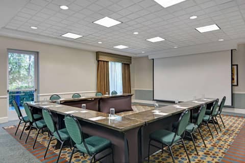 Hilton Garden Inn Jacksonville JTB/Deerwood Park — photo 2