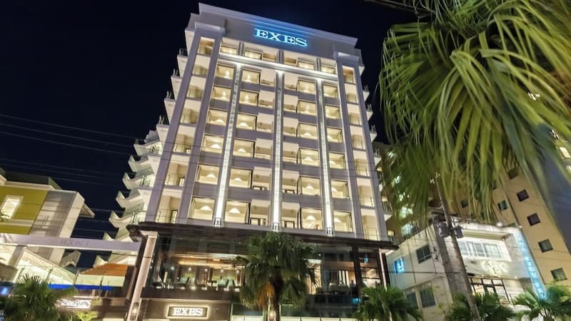 Okinawa Kariyushi Resort Exes Naha — building