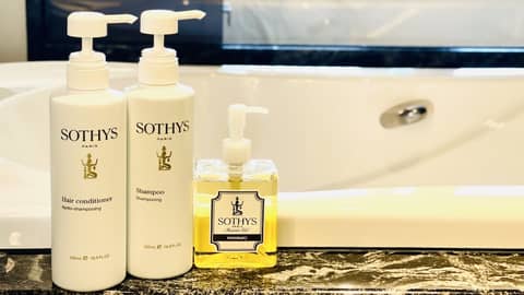Okinawa Kariyushi Resort Exes Naha — bathroom