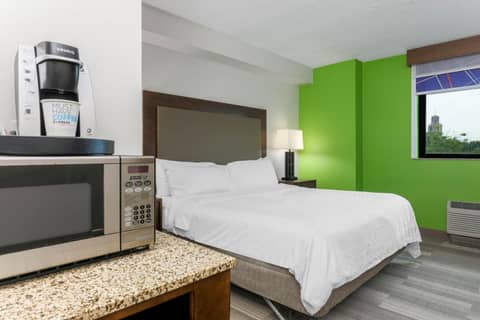 Holiday Inn Express & Suites Fort Worth Downtown by IHG — photo 3