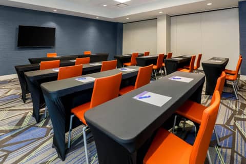 Holiday Inn Express & Suites Fort Worth Downtown by IHG — photo 9