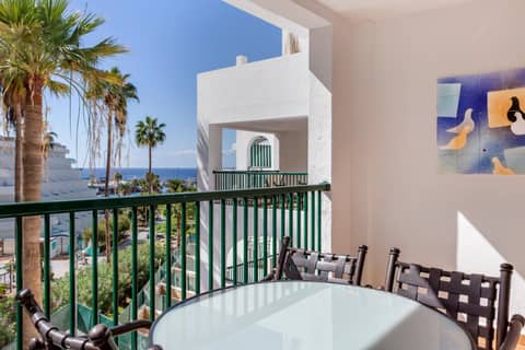 Hilton Vacation Club Sunset Harbour Club Tenerife — balance & terrace