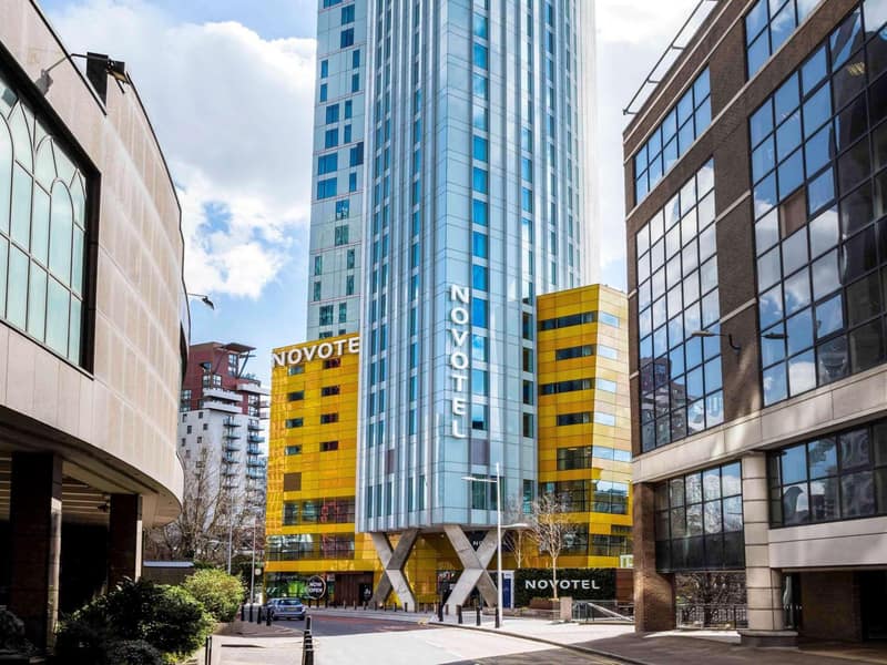 Novotel London Canary Wharf — building