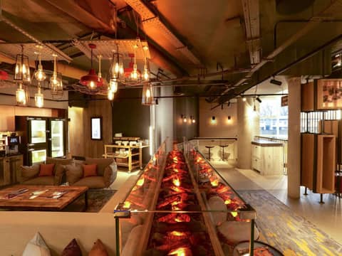 Novotel London Canary Wharf — lounge