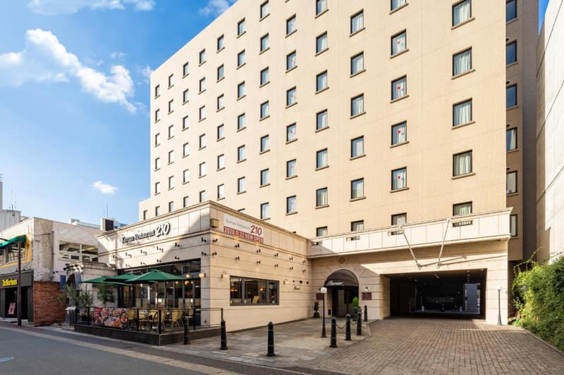 Plaza Hotel Premier — building