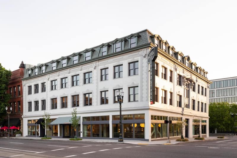 Hotel Grand Stark — building
