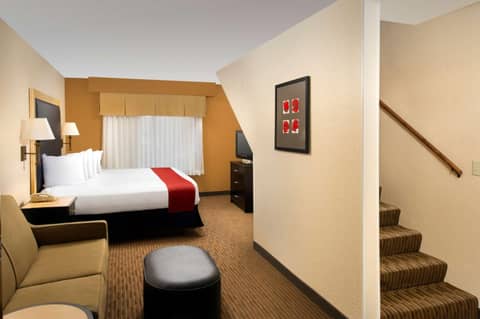Best Western Alamo Suites — hotel room