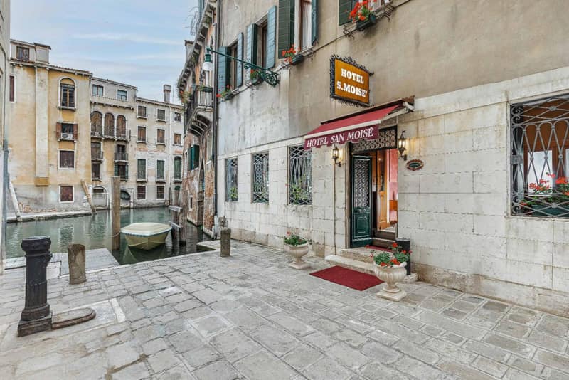 Hotel San Moisè — building