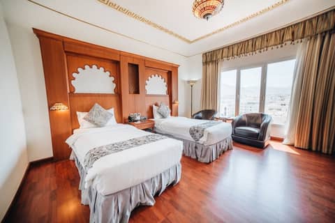 Platinum Hotel — hotel room
