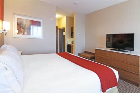 Holiday Inn Express and Suites Calgary University by IHG — photo 9
