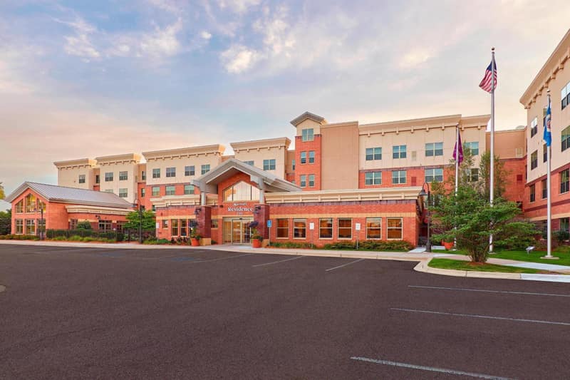 Residence Inn Minneapolis Plymouth — building