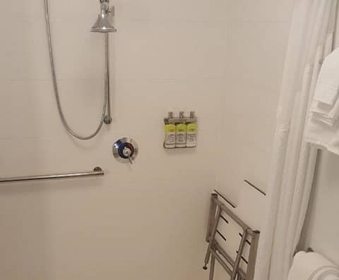 Holiday Inn Express & Suites Downtown Louisville by IHG — photo 3
