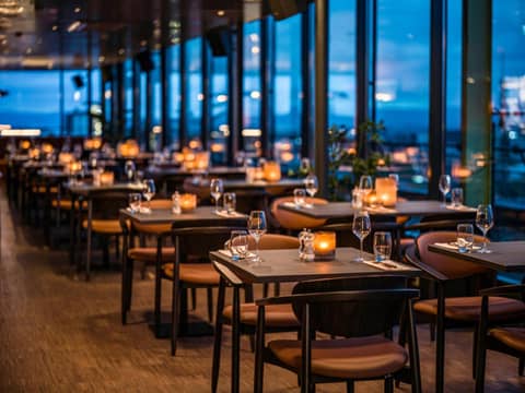Quality Hotel 33 — dining