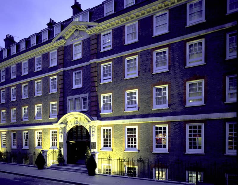 Gem Fitzrovia Hotel — building