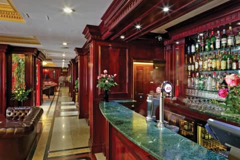 Gem Fitzrovia Hotel — hotel reception