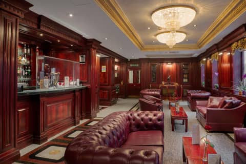 Gem Fitzrovia Hotel — hotel reception
