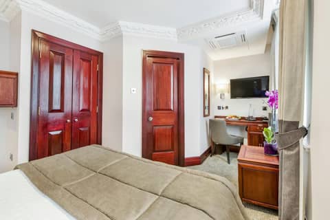 Gem Fitzrovia Hotel — hotel room