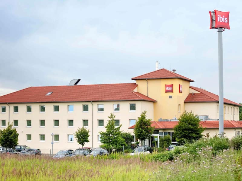 ibis Hotel Köln Airport — building