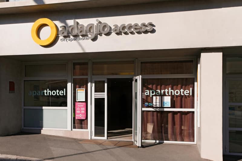 Aparthotel Adagio Access Marseille Saint Charles — building