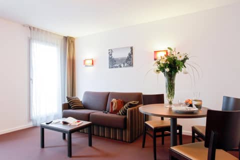 Aparthotel Adagio Access Marseille Saint Charles — hotel room