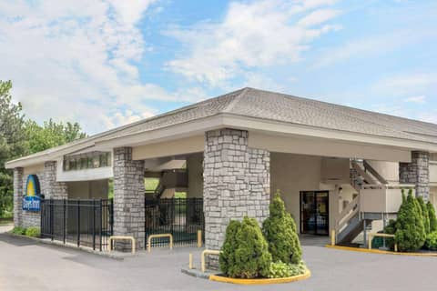 Days Inn by Wyndham Columbus Fairgrounds — photo 2