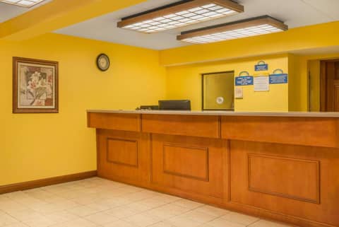 Days Inn by Wyndham Columbus Fairgrounds — photo 3