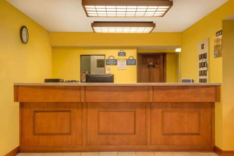 Days Inn by Wyndham Columbus Fairgrounds — photo 4