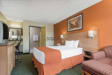 Days Inn by Wyndham Columbus Fairgrounds — photo 5