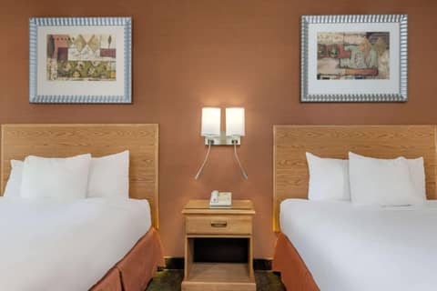 Days Inn by Wyndham Columbus Fairgrounds — photo 6