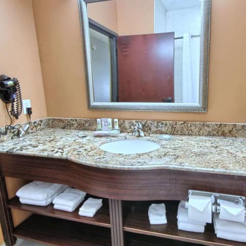 Country Inn & Suites by Radisson, Dearborn, MI — photo 3