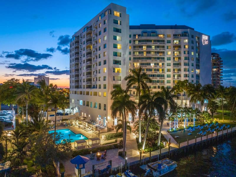 GALLERY One - A DoubleTree Suites by Hilton Hotel — building