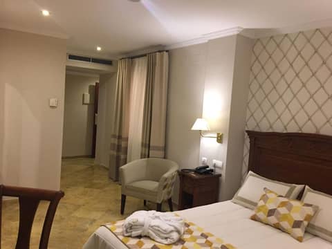 Adriano Boutique Sevilla — bedroom