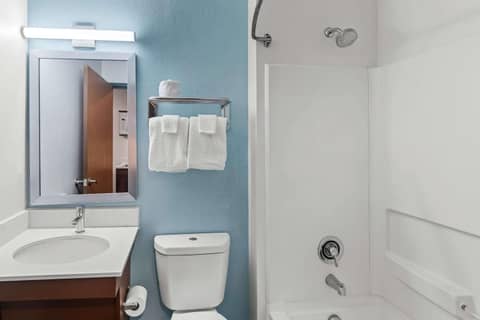 WoodSpring Suites Austin North I-35 — photo 4