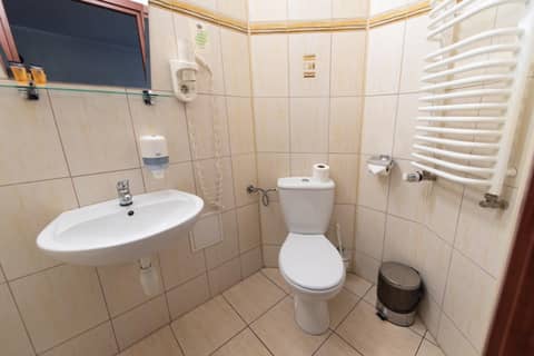 Hotel Grand Felix — bathroom