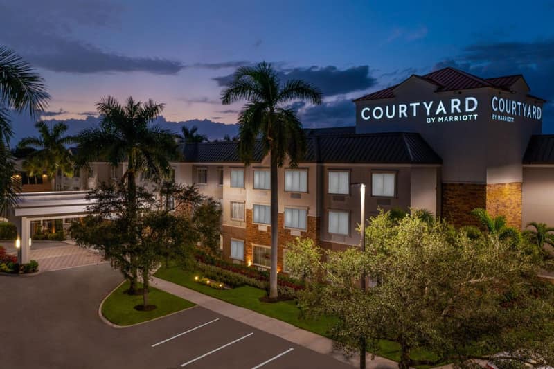 Courtyard by Marriott Sarasota at University Town Center — building