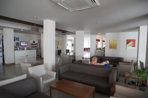 Playaolid Suites & Apartments — recepcion & lobby