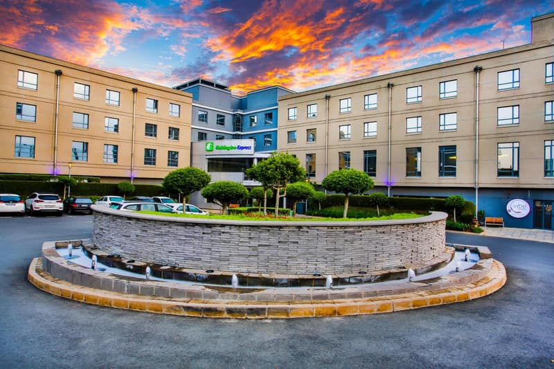 Holiday Inn Express Sandton-Woodmead by IHG — building