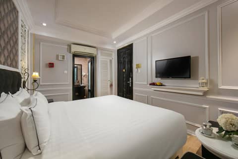 Lavender Central Hotel & Spa Hanoi — hotel room