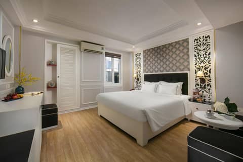 Lavender Central Hotel & Spa Hanoi — hotel room