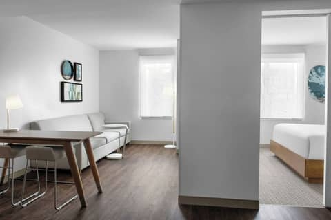 Element Calgary Downtown — photo 9