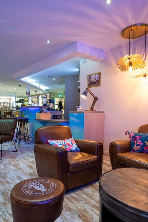 Mercure Marseille Centre Vieux Port — lounge