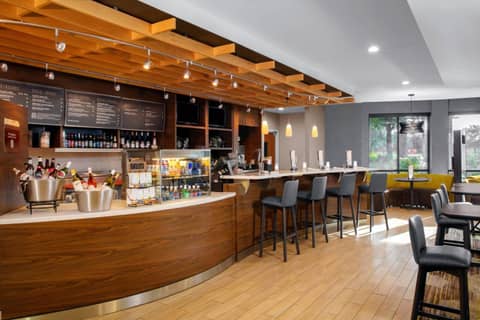 Courtyard by Marriott Jacksonville I-295/East Beltway — dining