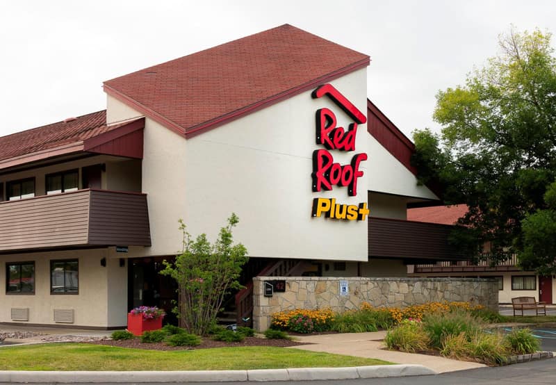 Red Roof Inn PLUS+ Pittsburgh South - Airport — building