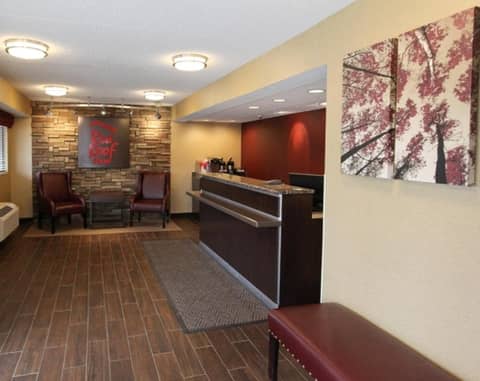 Red Roof Inn PLUS+ Pittsburgh South - Airport — photo 6
