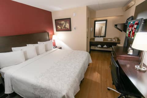 Red Roof Inn PLUS+ Pittsburgh South - Airport — photo 7
