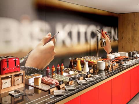 ibis London Stratford — breakfast buffet