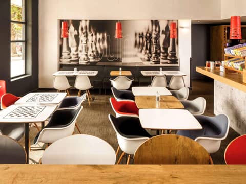 ibis London Stratford — restaurant